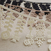 Scandi Flowers Trim, Ivory by Hirvi