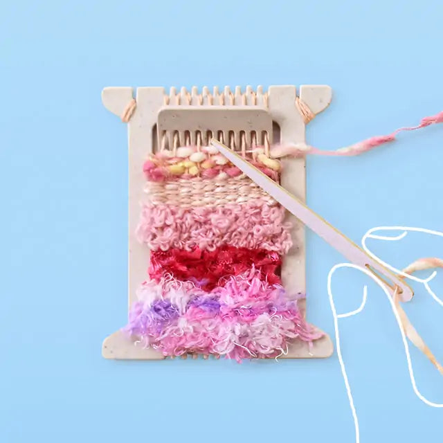 set of 14 pink plastic yarn needles weaving plastic canvas sewing