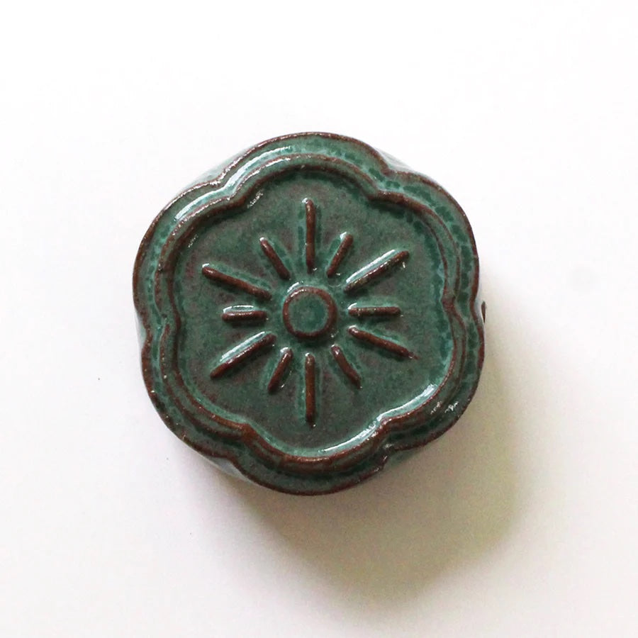 Awaji Kawara Magnetic Needle Minder with Polisher, Green