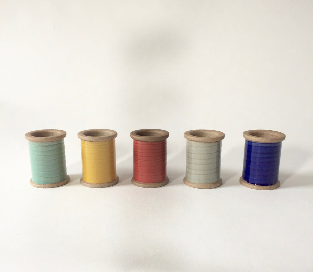 Magnetic Spool Pin Holder, Gray