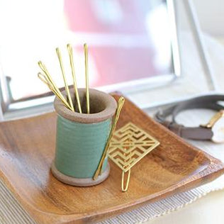 Magnetic Spool Pin Holder, Gray