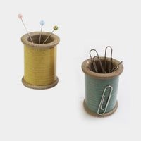 Magnetic Spool Pin Holder, Pink