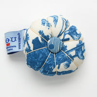 Pin Cushion, Plaisirs Campagne blue