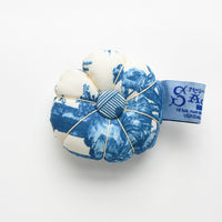 Pin Cushion, Plaisirs Campagne blue