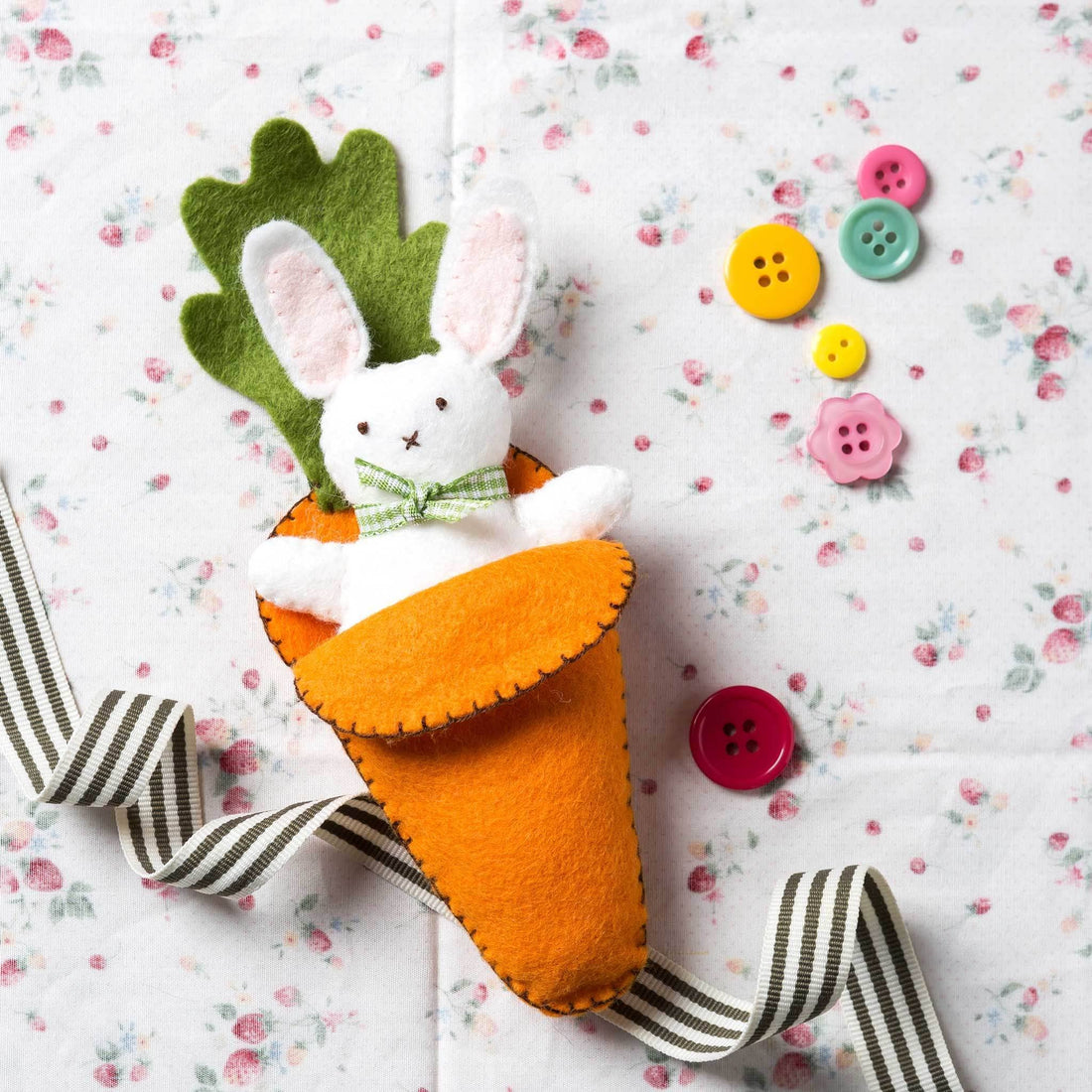 Bunny in A Carrot Bed Felt Craft Kit