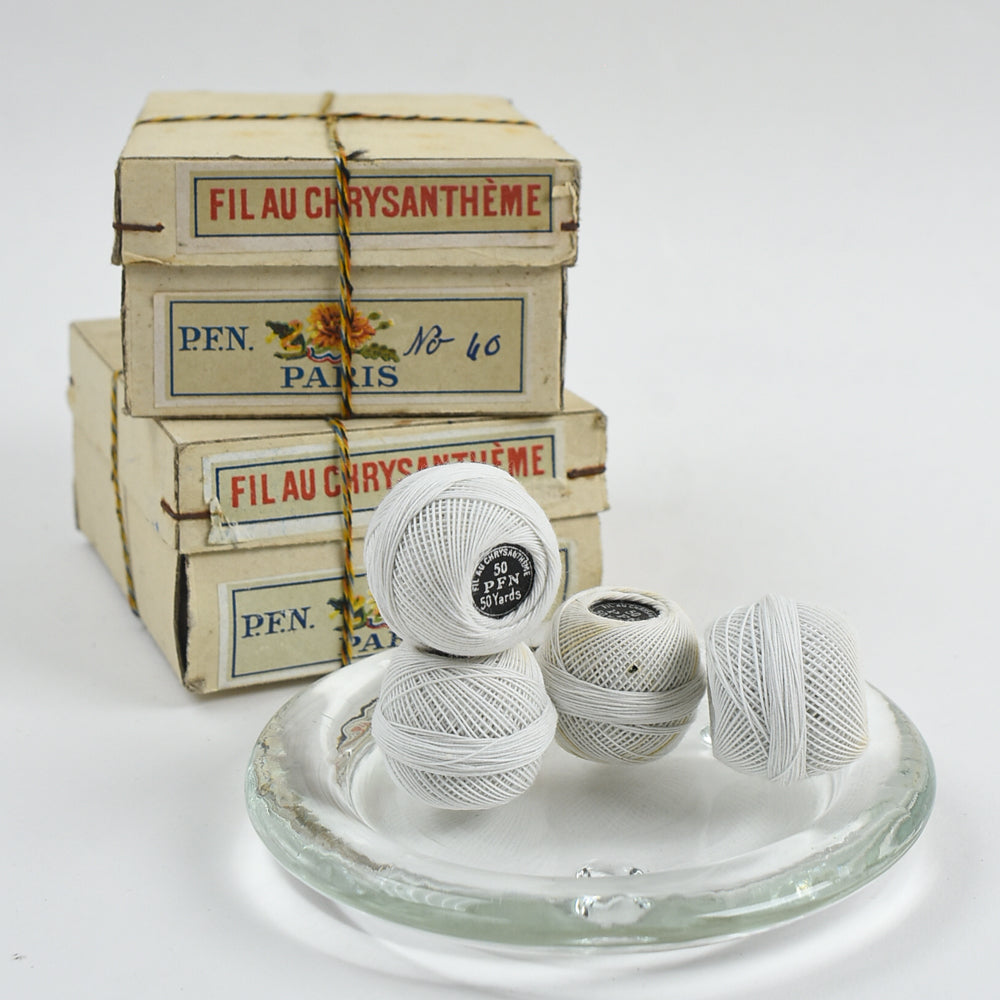 Vintage Fil au Chrysanthème Fine Thread – White