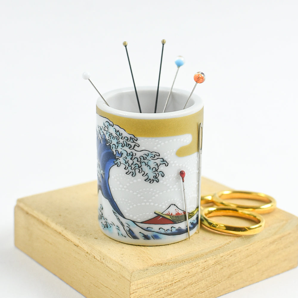 Kutani Magnetic Pin Holder, Hokusai Great Wave