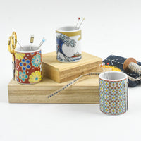Kutani Magnetic Pin Holder, Red Floral