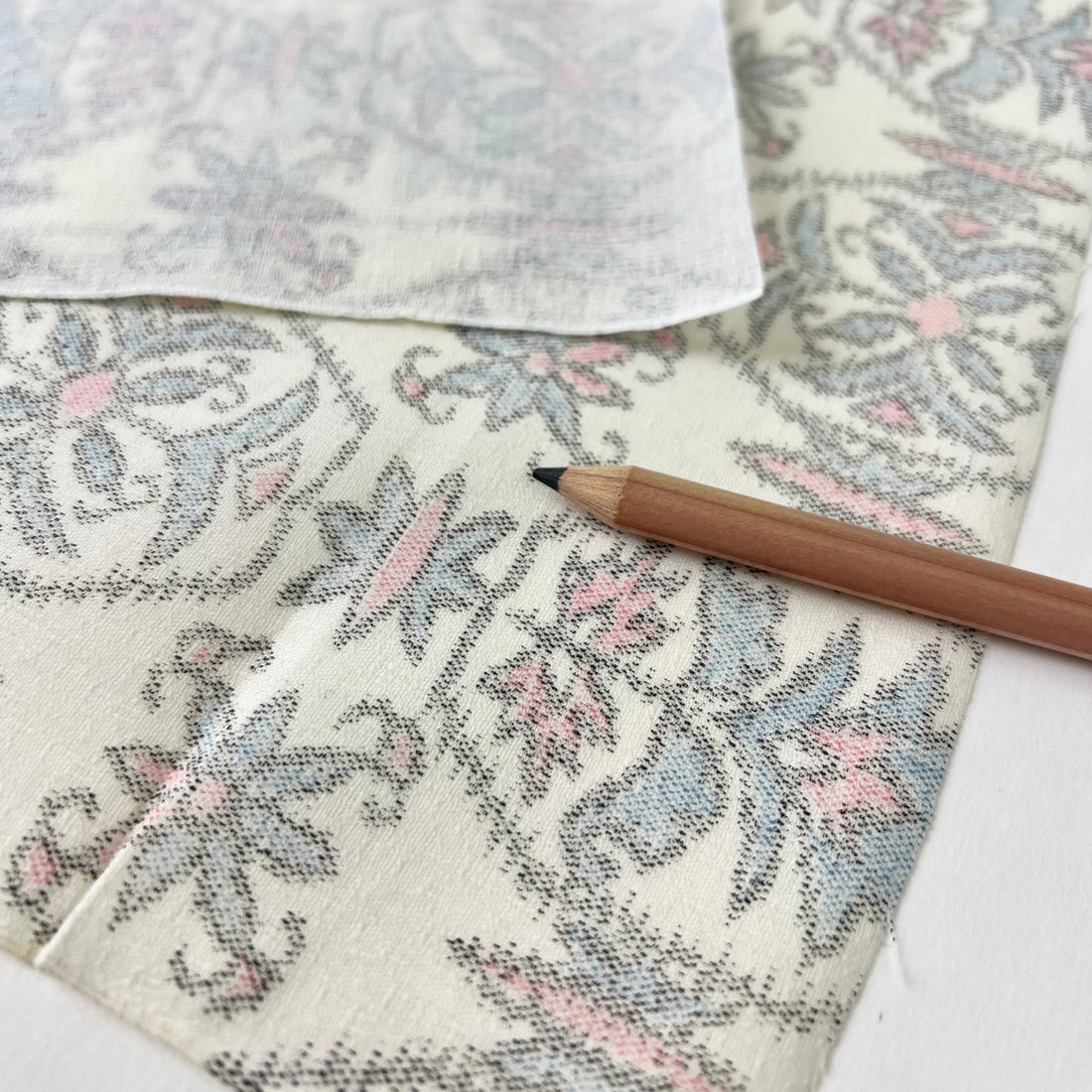 Vintage Japanese Kasuri-like Wool -1/2 yd - White/Slate