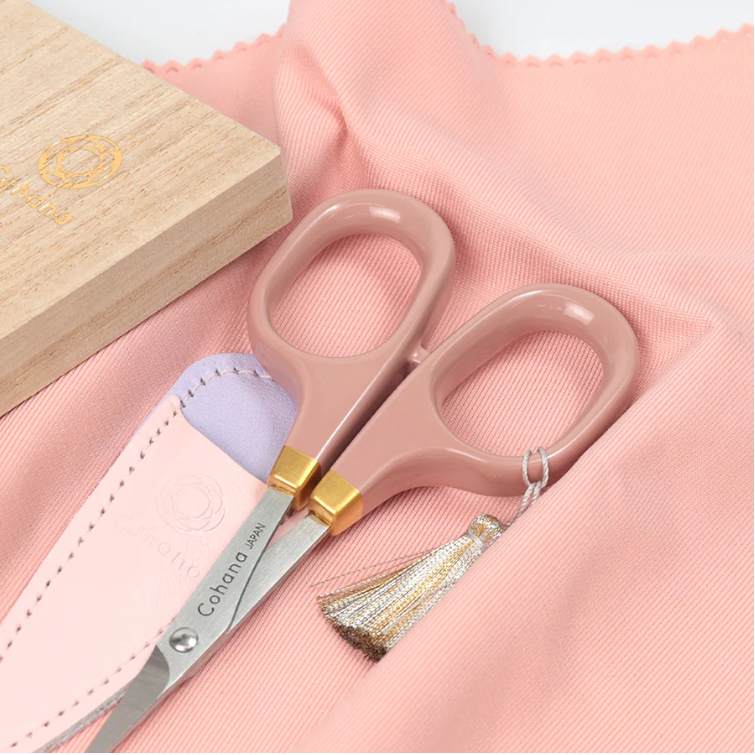 Fine Scissors with Pink & Gold Lacquer - Sakura Limited Edition