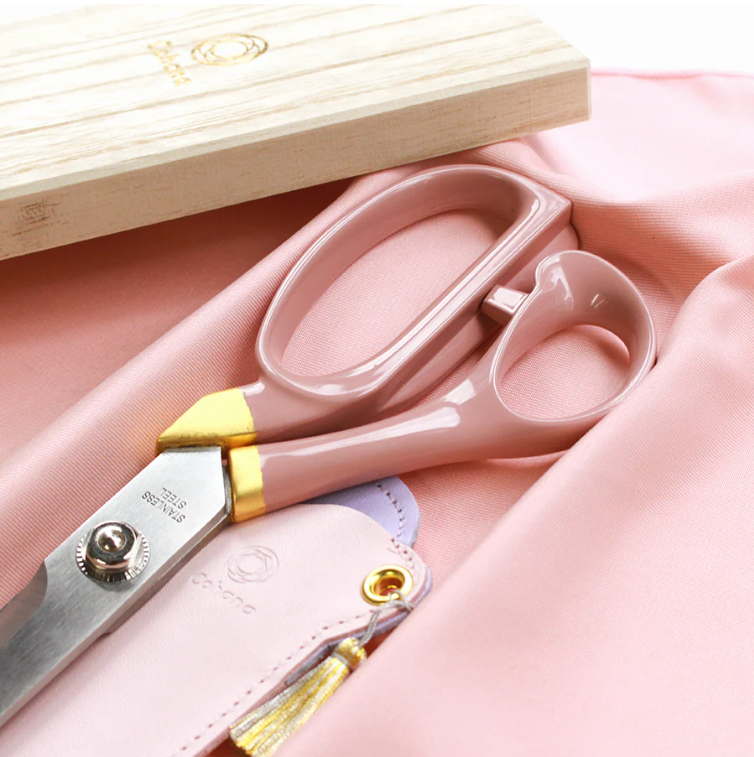Sewing Shears with Pink & Gold Lacquer - Sakura Limited Edition