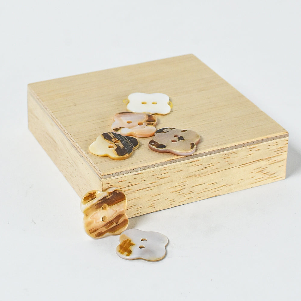 Vintage Mother-of-Pearl Flower Buttons - Set of 6