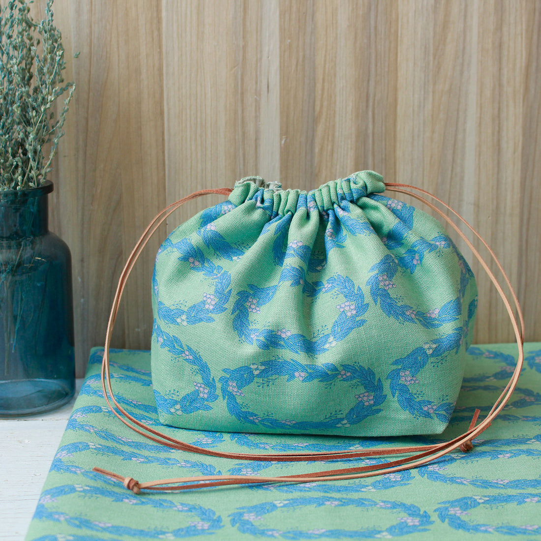 Wreath Linen/Cotton Canvas, Green/blue