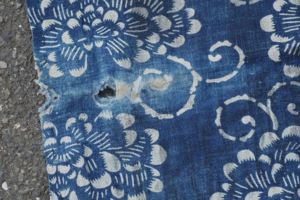 Antique Indigo Katazome Futon-ji – Chrysanthemum & Arabesque, 4 Panels Wide