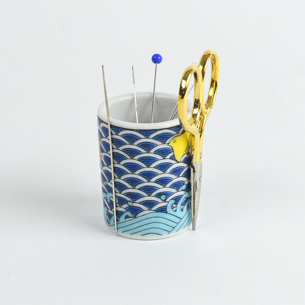 Kutani Magnetic Pin Holder, Plover Waves – Brooklyn Haberdashery
