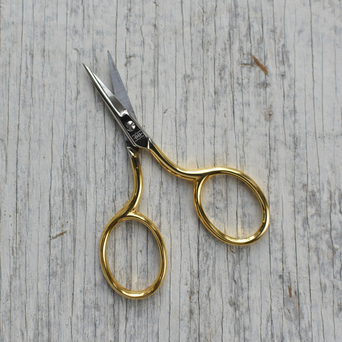 Tiny Red Embroidery Scissors – Brooklyn Haberdashery