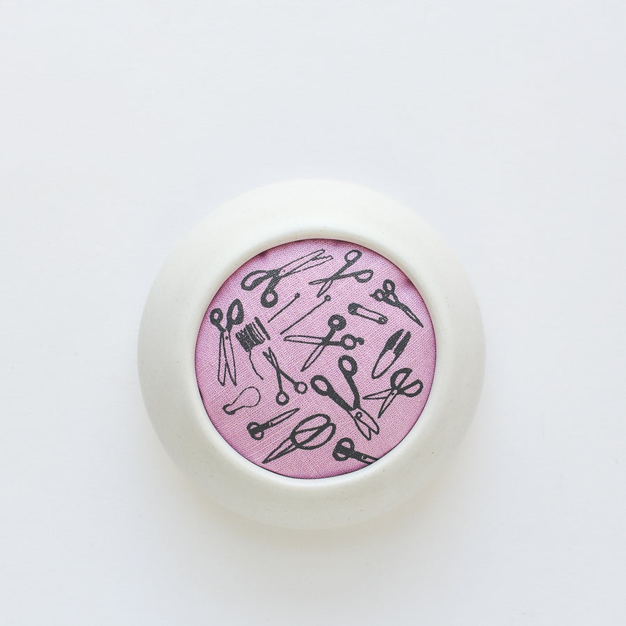 Quintessential Pin Cushion, Taffy Pink scissors