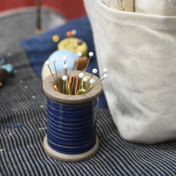 Magnetic Spool Pin Holder, Blue