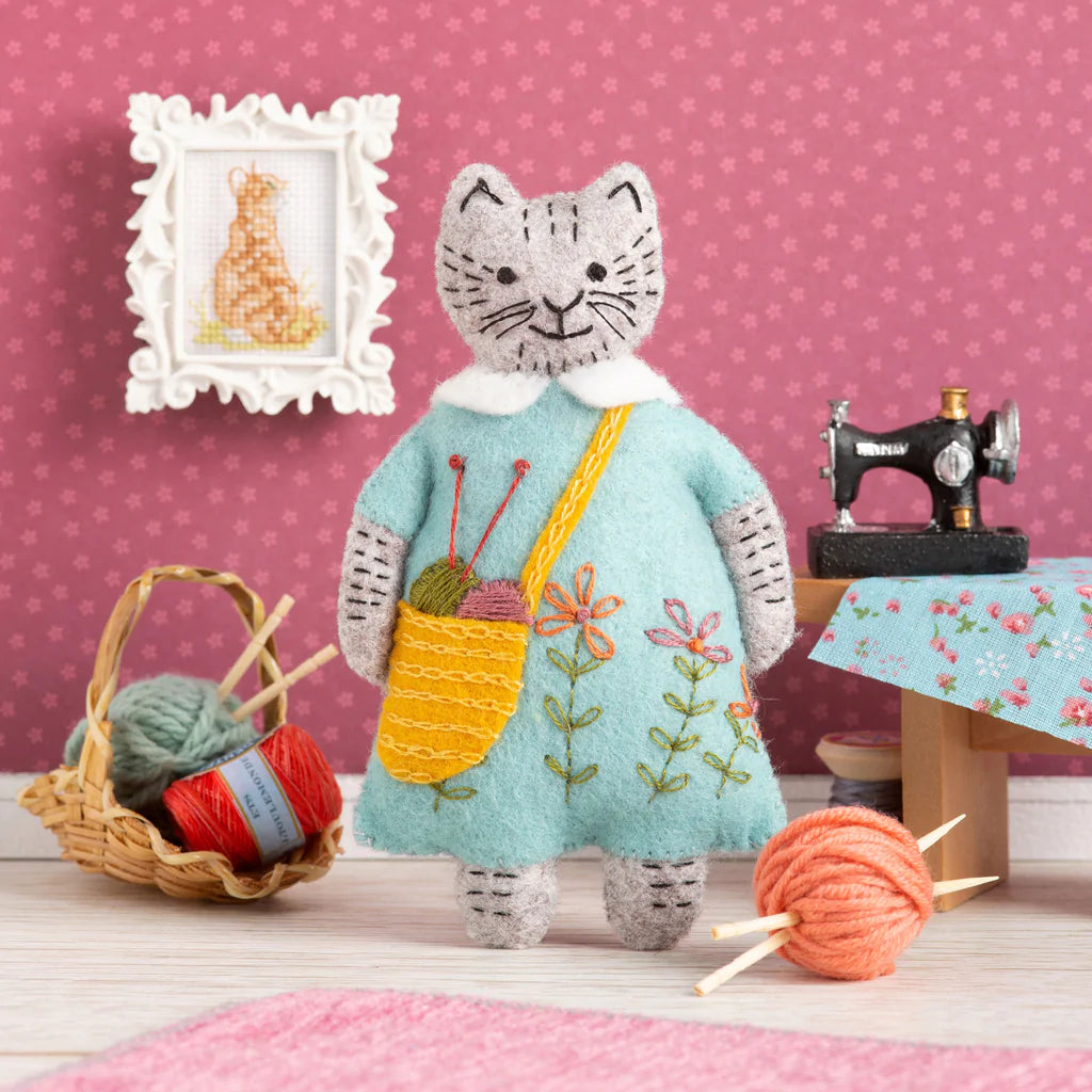 Mrs. Cat Loves Knitting Felt Mini Craft Kit | Brooklyn Haberdashery