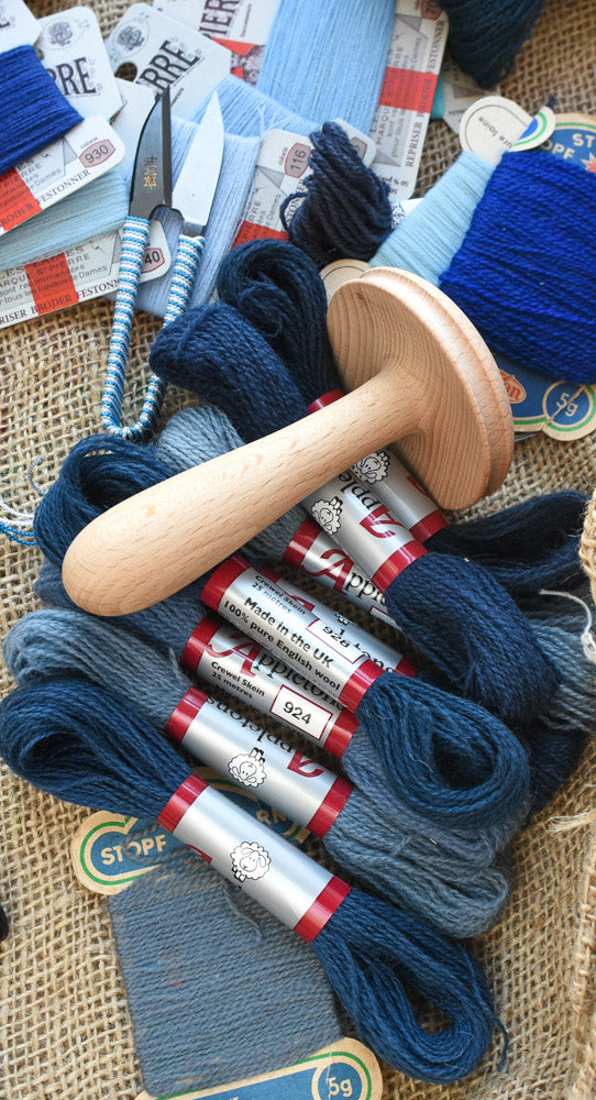 Appletons Darning Wool Gradient, French Blue