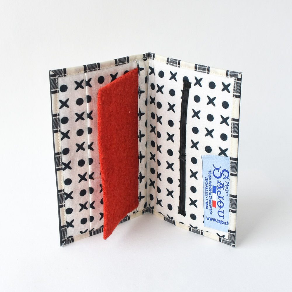 Needle Case, Black travaux